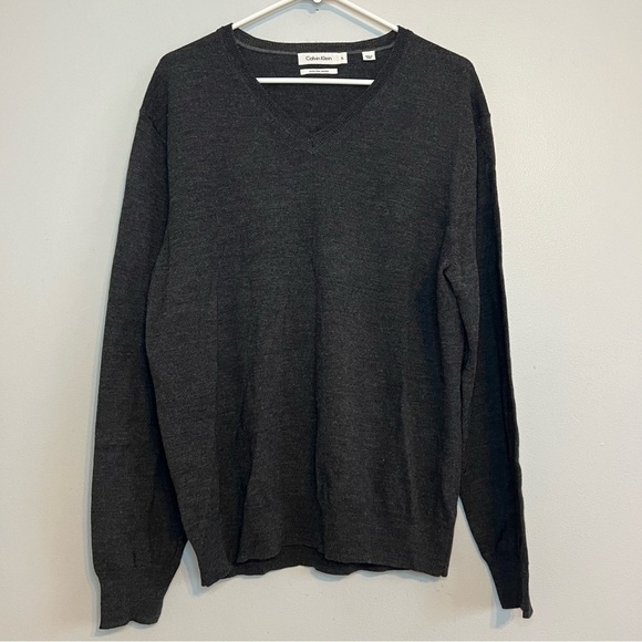Calvin Klein Men's Extra Fine Merino Wool V-neck Long Sleeve Sweater Gray Sz XL - Picture 1 of 8